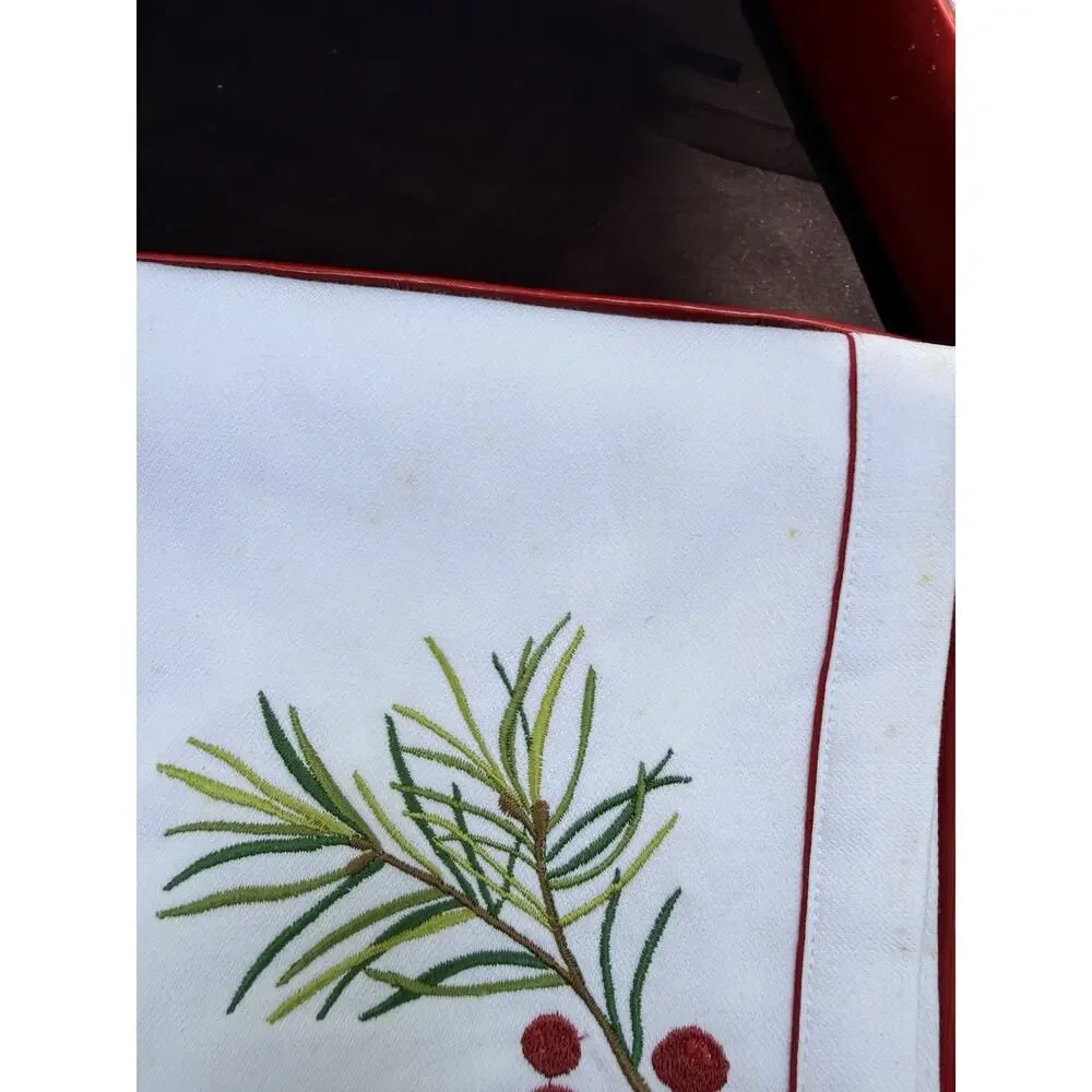 Crate & Barrel Christmas Holiday Yuletide Dinner Napkins Set Of 12 -46D